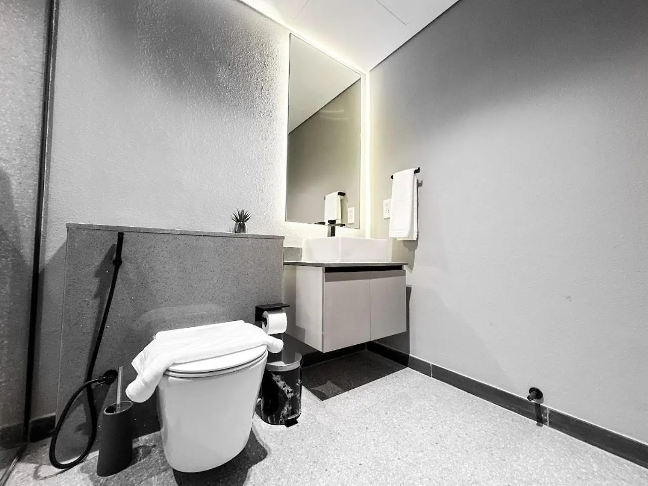 Upgraded 1Bdr Apt In Mag 930 , Al Merkadh Dubai Apartment