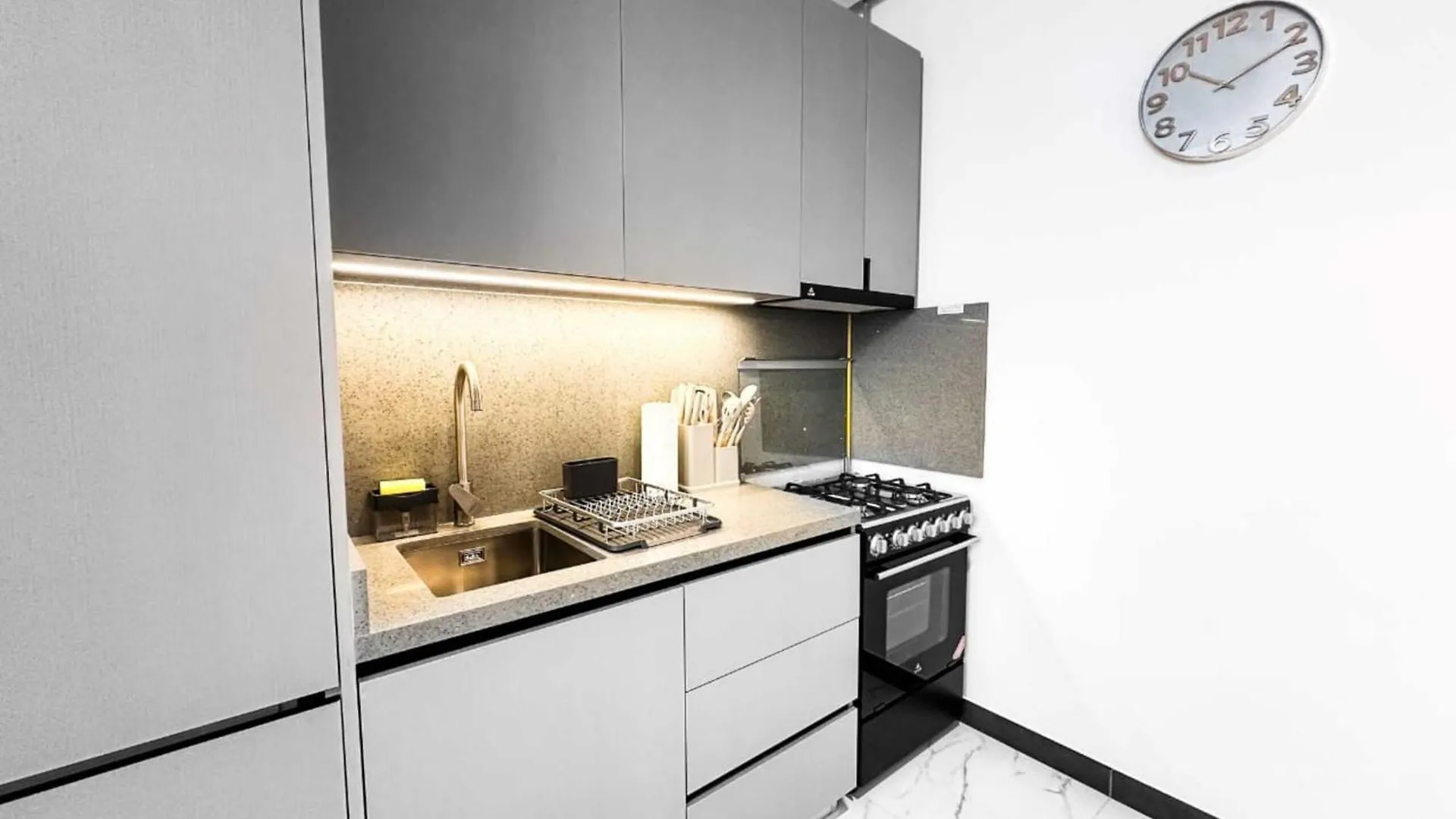 Upgraded 1Bdr Apt In Mag 930 , Al Merkadh Dubai Apartment