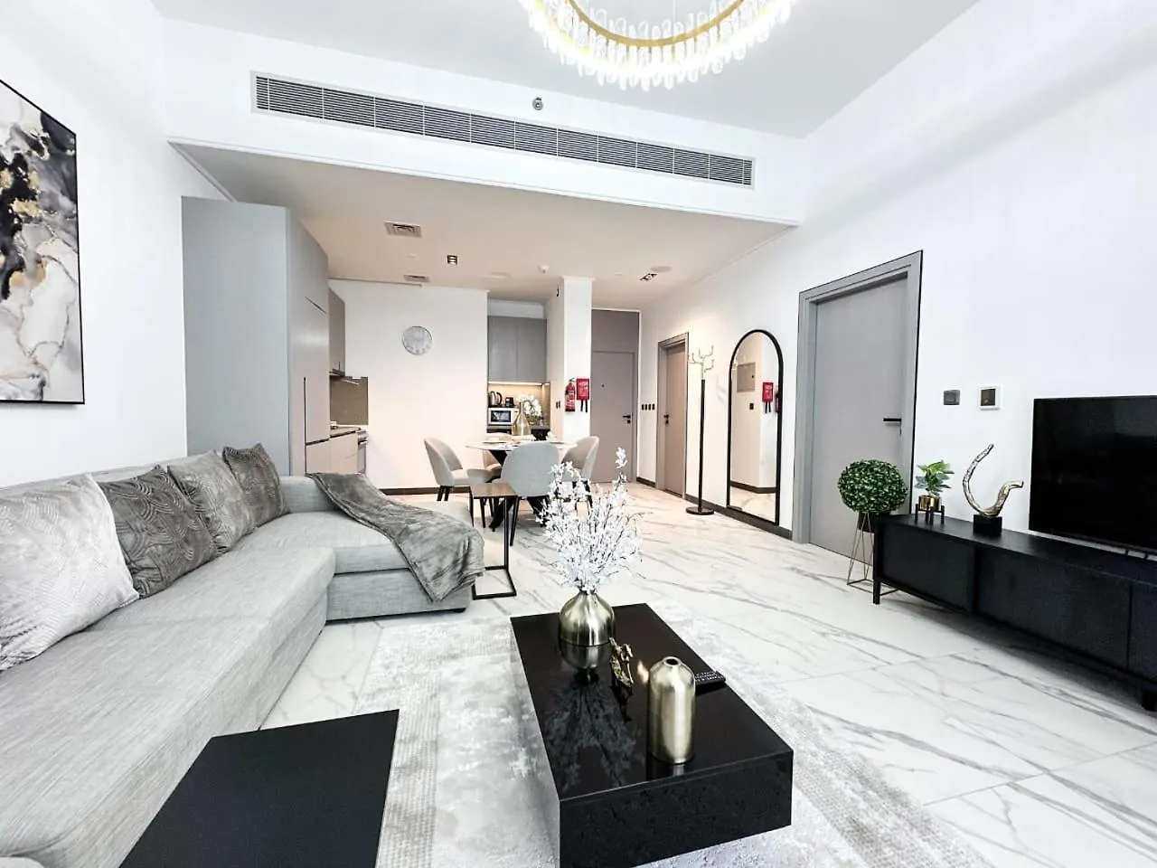 Upgraded 1Bdr Apt In Mag 930 , Al Merkadh Dubai Apartment